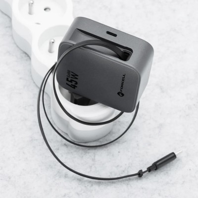 „Forcell“ PD sieninis įkroviklis (45W), su integruotu USB-C laidu – juodas