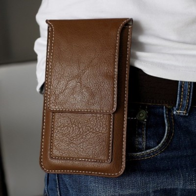 Universāls vertikāli aizverams brūns maciņš (ieliktņa) ar kabatiņu kartem ielikt un iespēju piestiprināt pie siksnas (L izmērs) 