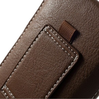 Universāls vertikāli aizverams brūns maciņš (ieliktņa) ar kabatiņu kartem ielikt un iespēju piestiprināt pie siksnas (L izmērs) 