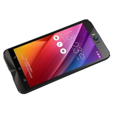 Asus Zenfone Selfie (ZD551KL) Nillkin Frosted Shield juodas plastikinis dėklas + apsauginė ekrano plėvelė / Priedai.lt