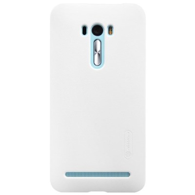 Asus Zenfone Selfie (ZD551KL) Nillkin Frosted Shield baltas plastikinis dėklas + apsauginė ekrano plėvelė / Priedai.lt