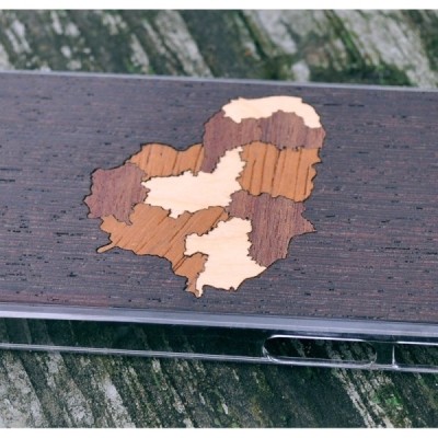 Apple iPhone SE (5, 5s) „Crafted Cover“ Lietuva natūralaus medžio dėklas (tamsus medis) / Priedai.lt