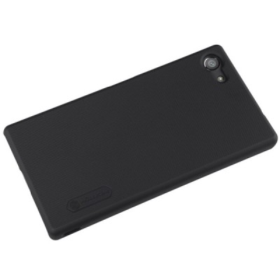 Nillkin Frosted Shield Sony Xperia Z5 Compact juodas plastikinis dėklas + apsauginė ekrano plėvelė / Priedai.lt