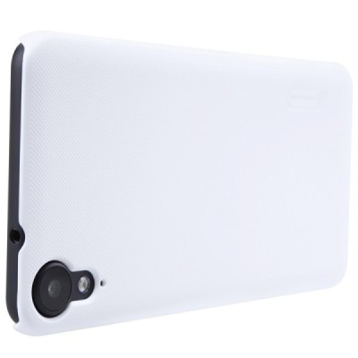 HTC Desire 825 Nillkin Frosted Shield baltas plastikinis dėklas + apsauginė ekrano plėvelė / Priedai.lt