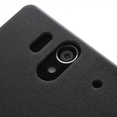 Sony Xperia Z pasaulē planākais melns futrālis / Vacins.lv