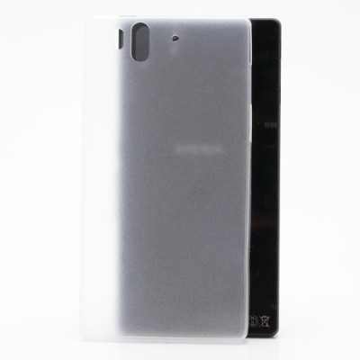 Sony Xperia Z pasaulē planākais balts futrālis / Vacins.lv