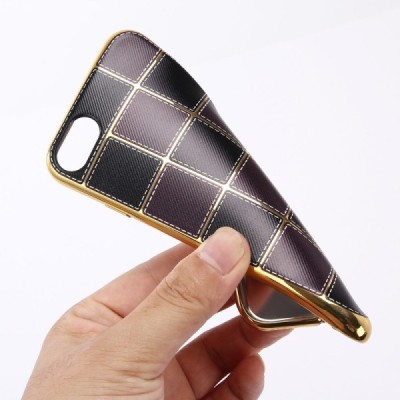 Apple iPhone 7 (iPhone 8) Illiusion rudas kieto silikono tpu dėklas auksiniais apvadais - nugarėlė / Priedai.lt