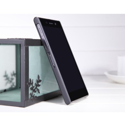 „Nillkin“ Frosted Shield Xperia Z1 juodas dėklas su apsaugine ekrano plėvele / Priedai.lt
