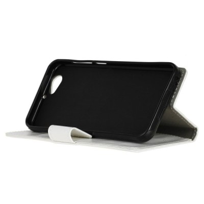 HTC One A9s atvēramais ādas balts maciņš (maks) / Vacins.lv