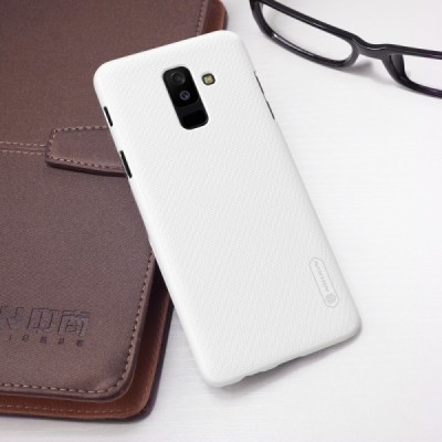 Nillkin Frosted Shield Samsung Galaxy A6+ 2018 (A605F) baltas plastikinis dėklas + apsauginė ekrano plėvelė / Priedai.lt