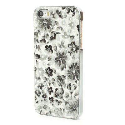 Juodas, vasariškas plastikinis Apple iPhone SE (5, 5s) dėklas išmargintas gėlėmis / Priedai.lt