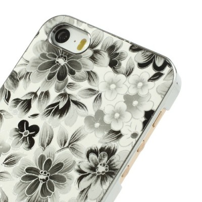 Juodas, vasariškas plastikinis Apple iPhone SE (5, 5s) dėklas išmargintas gėlėmis / Priedai.lt