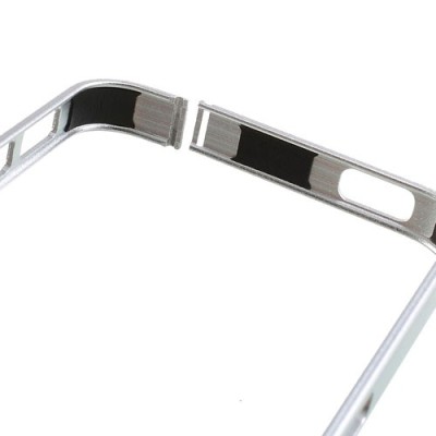Stilīgs sudraba Apple iPhone 5 / 5S rāmis - sānu apmale (bamperis) / Vacins.lv