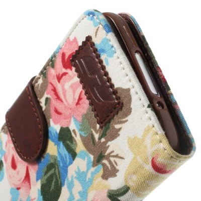 Atverčiamas Samsung Galaxy S5 (S5 Neo) rožių spalvotas dėklas (piniginė) - baltas / Priedai.lt