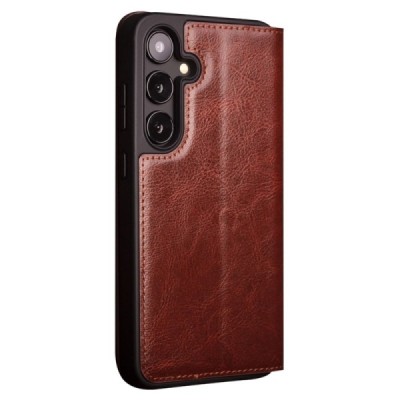 Samsung Galaxy S24 (SM-S921) „QIALINO“ atvēramais ādas brūns maciņš - maks | Vacins.lv